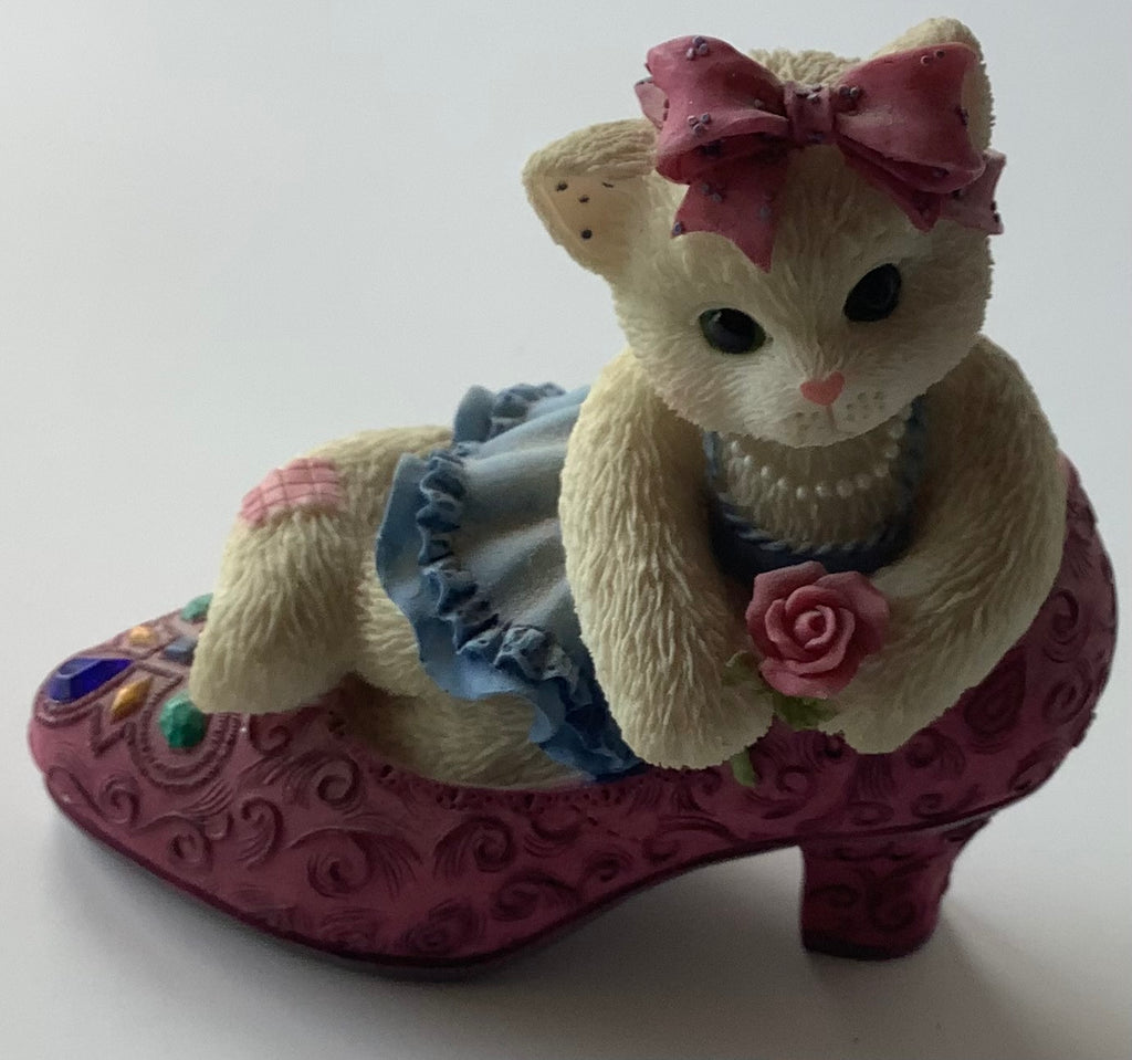 CALICO KITTENS "IT'S NOT EASY TO FILL YOUR SHOES" PRISCILLA HILLMAN FIGURINE