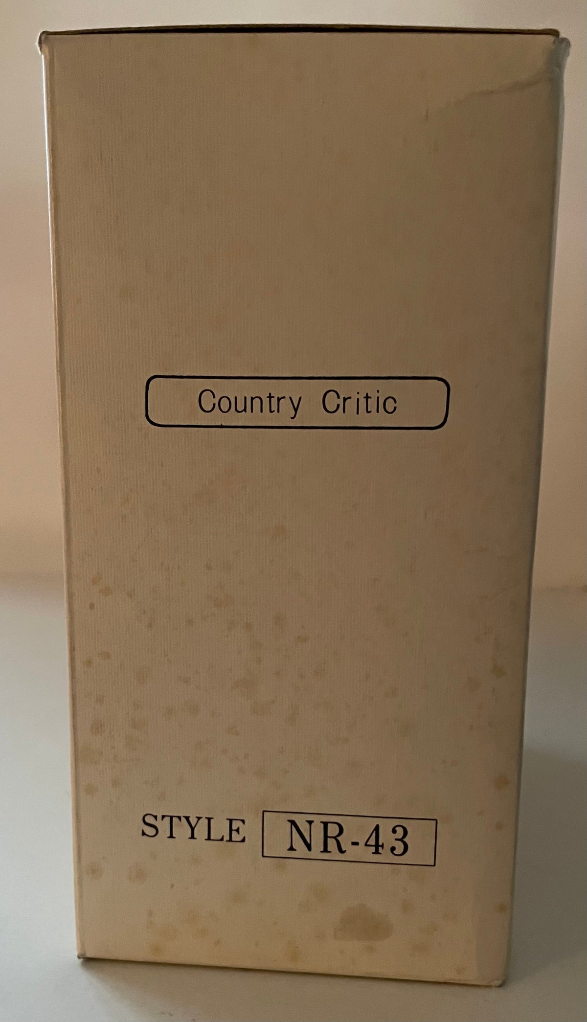 Dave Grossman Designs Norman Rockwell Country Critic Porcelain Figurine 1983
