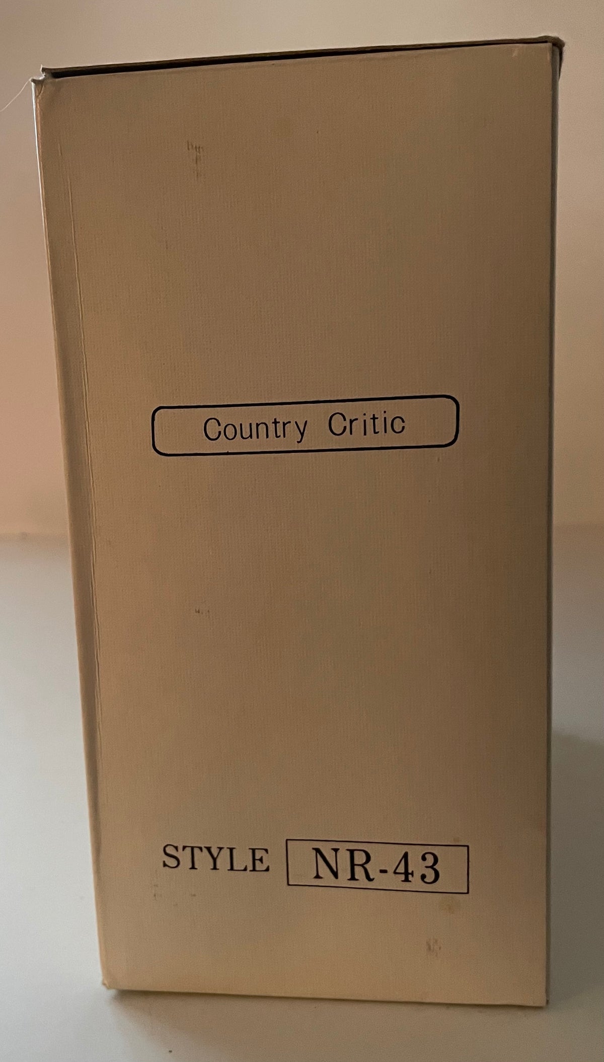 Dave Grossman Designs Norman Rockwell Country Critic Porcelain Figurine 1983