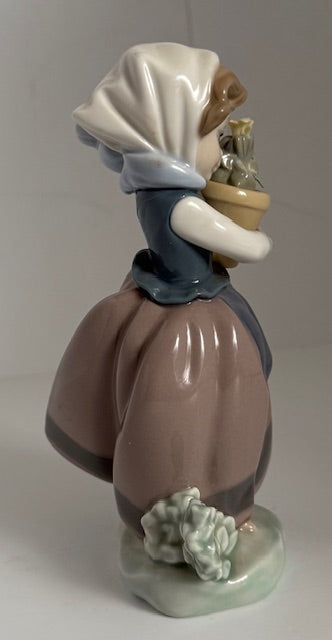 LLADRO 5223 SPRING IS HERE GIRL WITH FLOWERS RETIRED PORCELAIN FIGURINES No Box