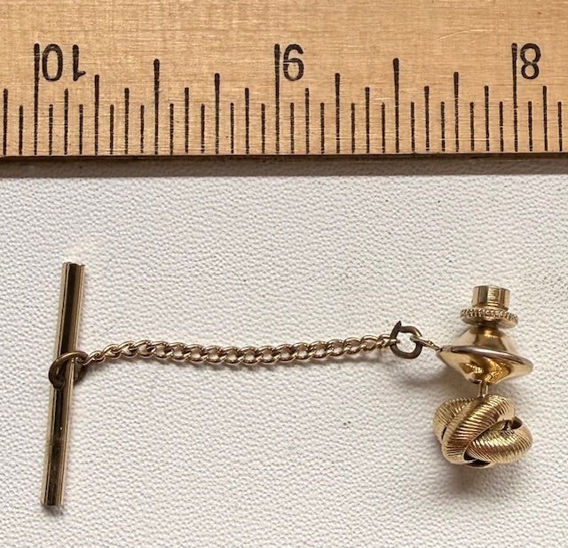 VTG 1960s-70s Gold Tone Metal "Love Knot" Tie Tac Excellent Condition