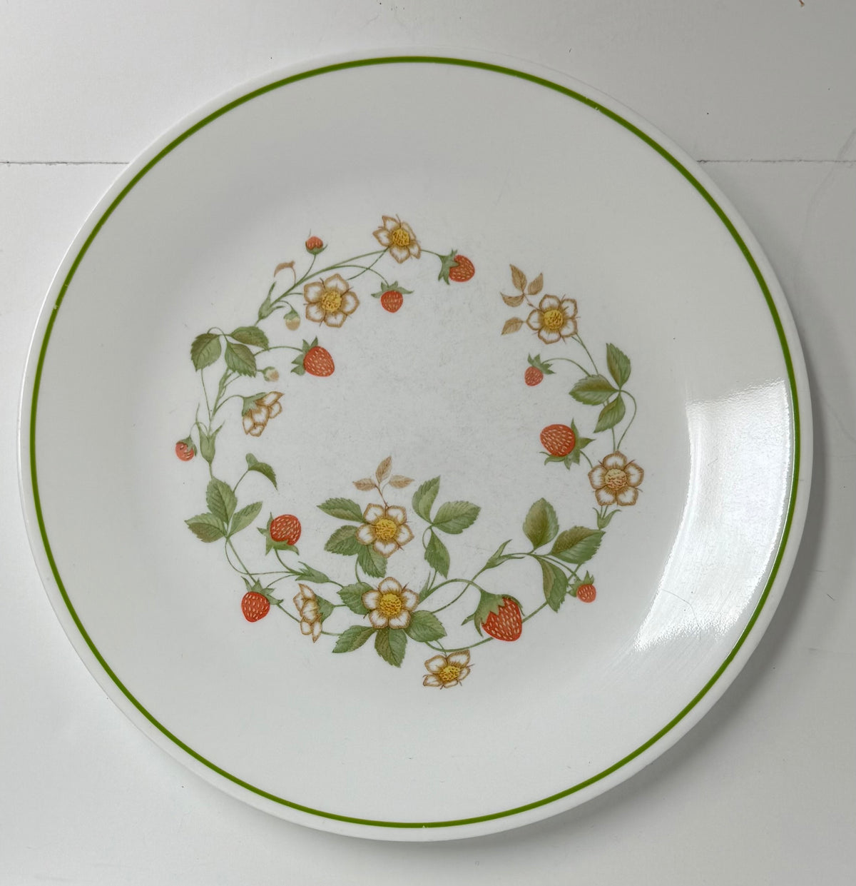 Corelle Strawberry Sundae pattern plate, gently used, 1 owner