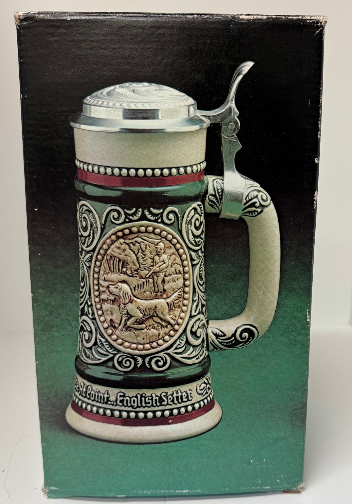 Vintage Avon Sporting Stein Decanter & Wild Country Cologne 8 Oz in Original Box