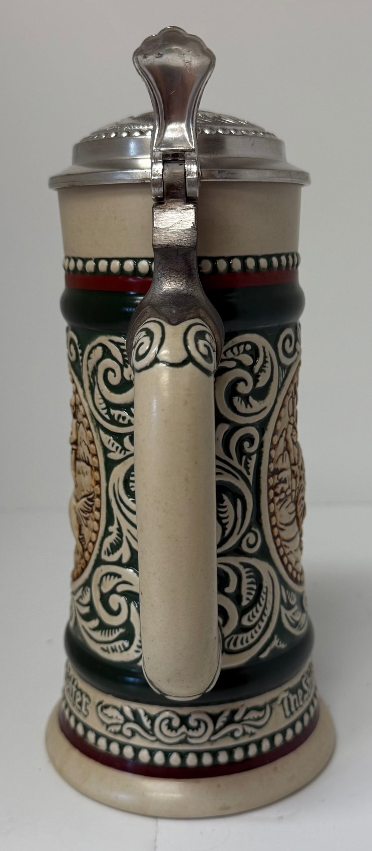 Vintage Avon Sporting Stein Decanter & Wild Country Cologne 8 Oz in Original Box