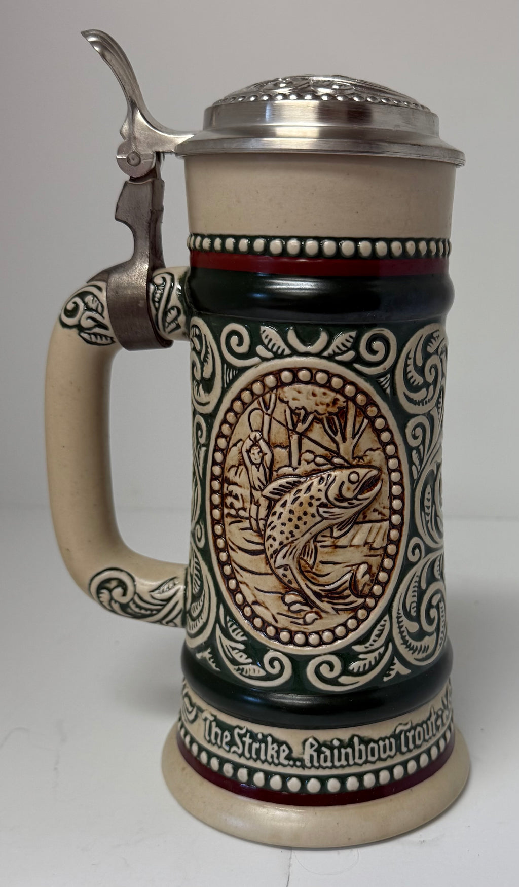 Vintage Avon Sporting Stein Decanter & Wild Country Cologne 8 Oz in Original Box